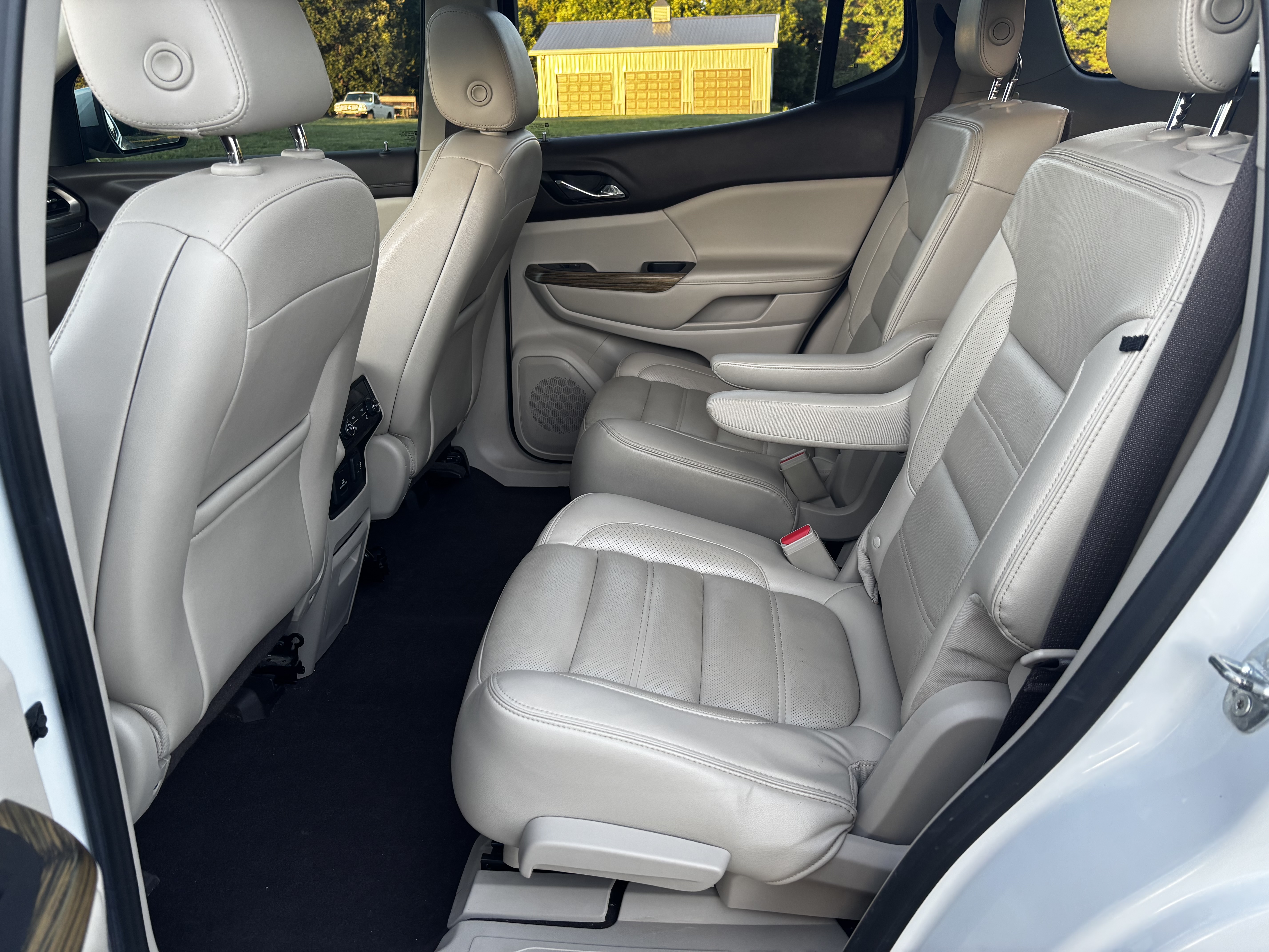 Used 2019 GMC Acadia Denali w/ Technology Package AWD/4WD image 13