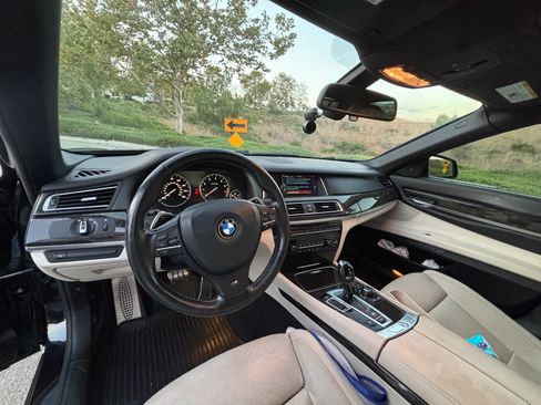Used 2013 BMW 750i RWD image 4