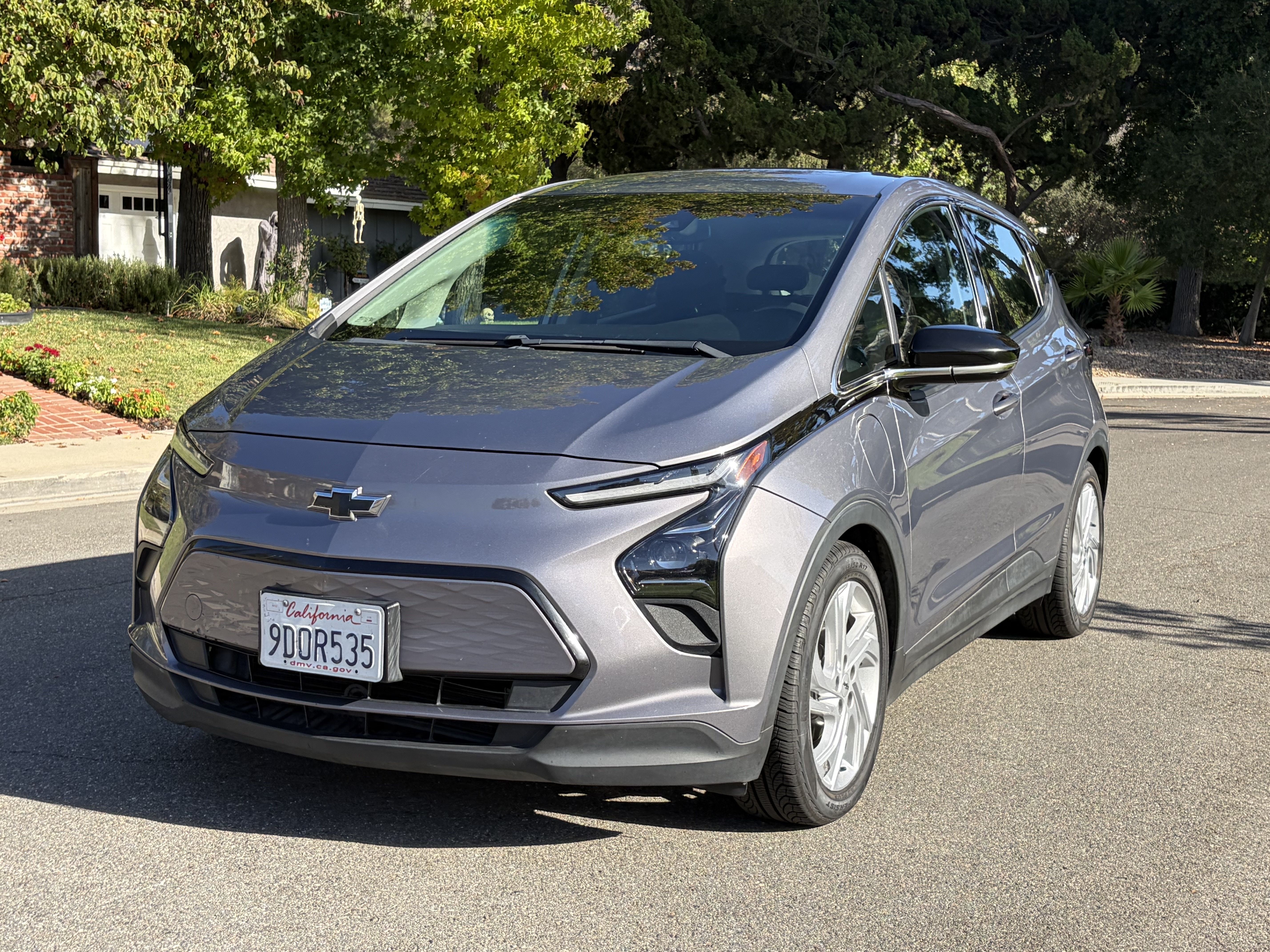 Used 2023 Chevrolet Bolt LT FWD image 1