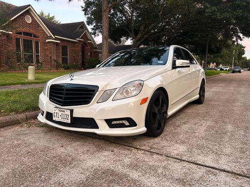 Used 2011 Mercedes-Benz E 350 Sedan image 4