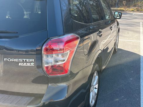 Used 2015 Subaru Forester 2.5i Limited image 12