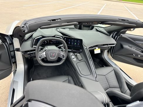 Used 2023 Chevrolet Corvette Stingray Convertible 2D w/ Z51 Performance Package image 10