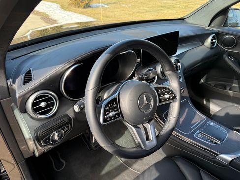 Used 2022 Mercedes-Benz GLC 300 4MATIC Coupe image 15
