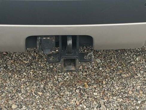 Used 2020 Land Rover Discovery HSE image 9