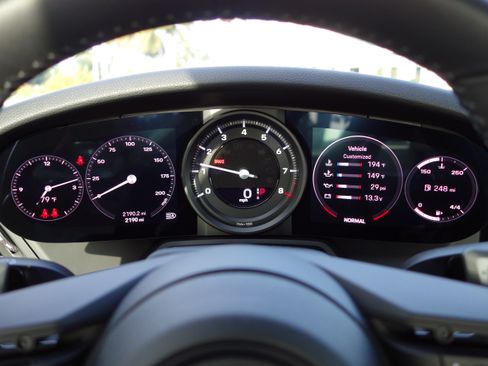 Used 2023 Porsche 911 Carrera image 28