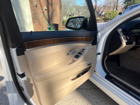 Used 2013 BMW 528i Sedan image 16