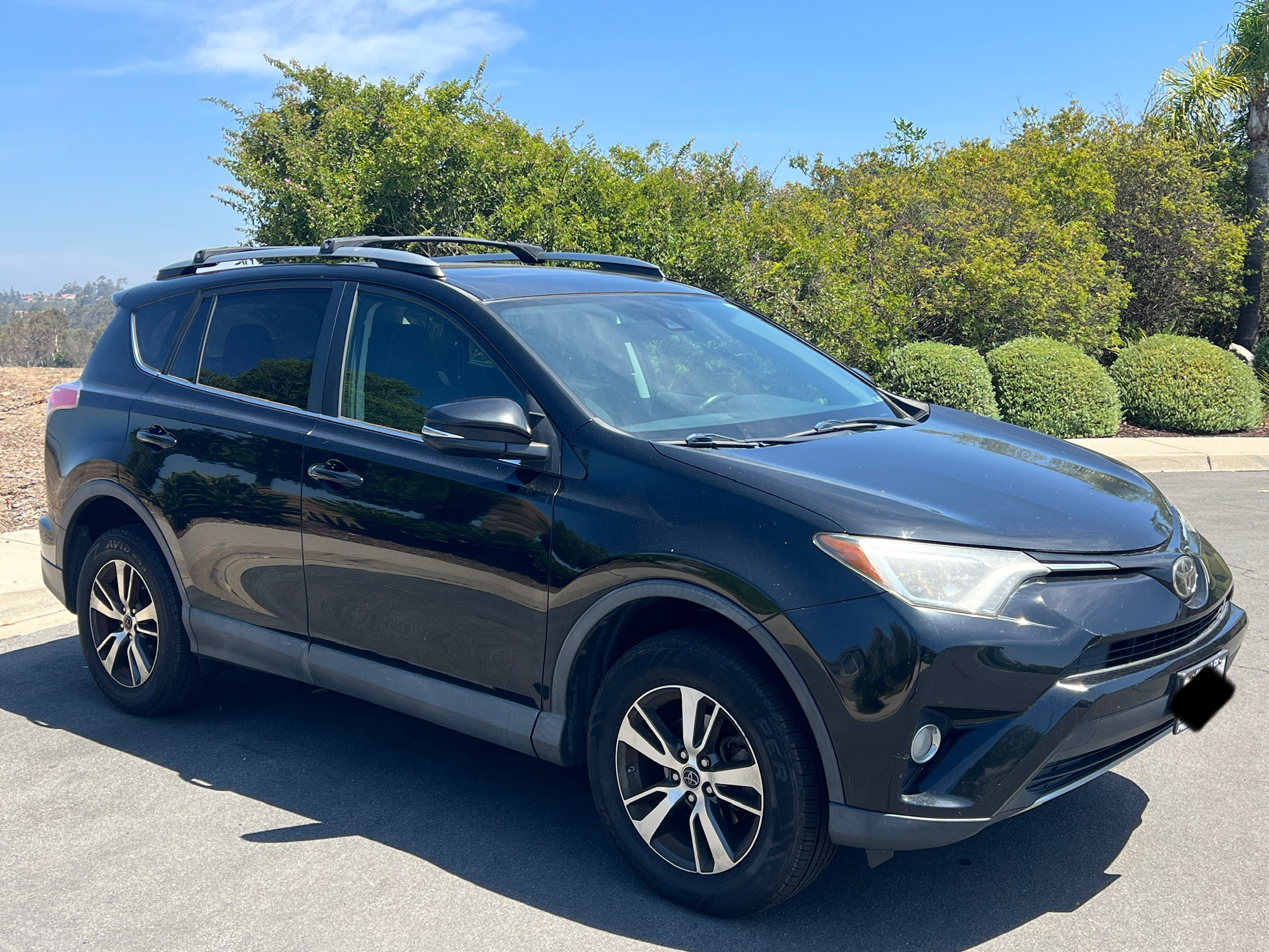 Used 2017 Toyota RAV4 XLE FWD image 4