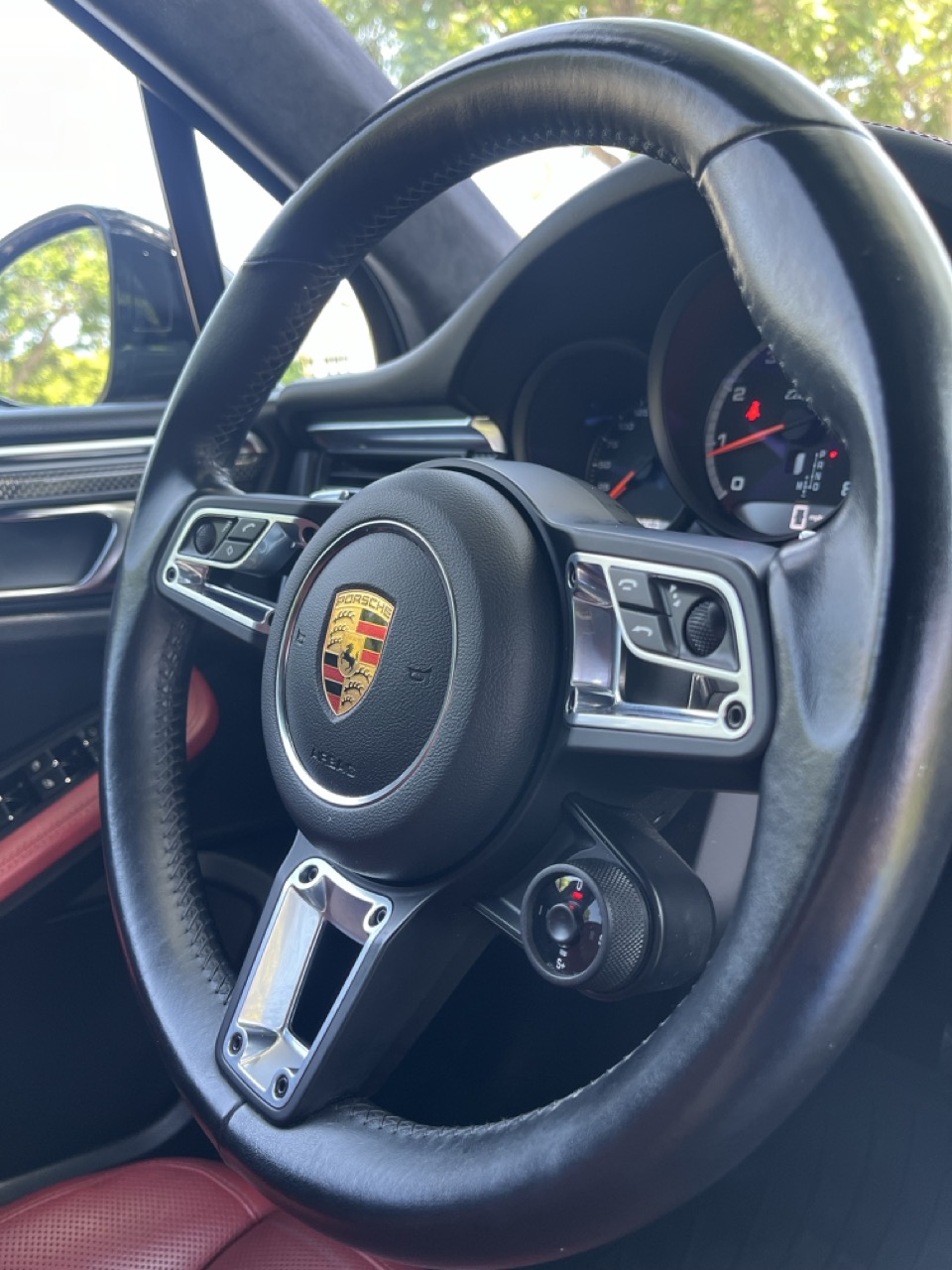 Used 2020 Porsche Macan Turbo AWD/4WD image 26