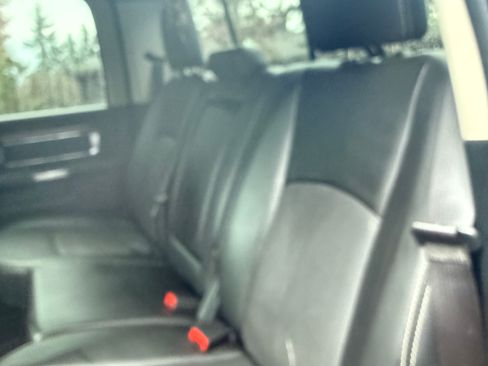 Used 2014 RAM 1500 Laramie w/ Convenience Group image 10