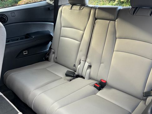 Used 2016 Honda Pilot Touring image 15