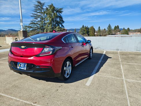 Used 2018 Chevrolet Volt LT w/ LT Driver Confidence Package image 5