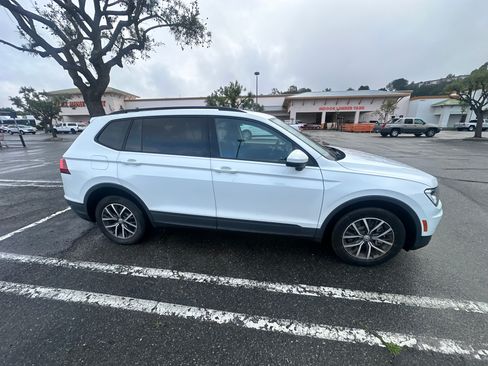 Used 2021 Volkswagen Tiguan S image 11