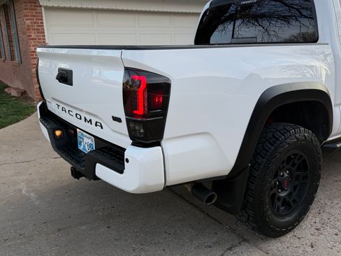 Used 2023 Toyota Tacoma TRD Off-Road w/ Technology Package image 8