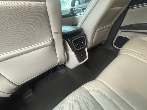 Used 2019 Lincoln Nautilus Reserve AWD/4WD image 11