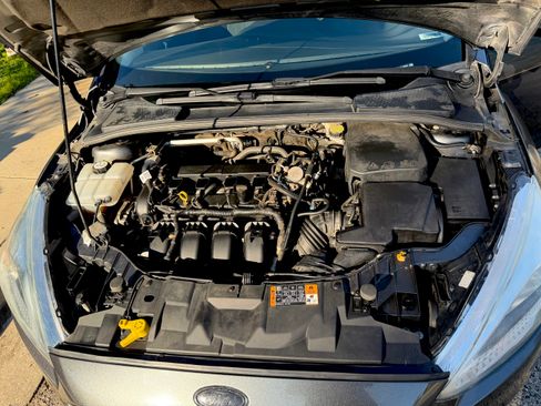 Used 2016 Ford Focus SE image 2