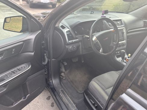 Used 2013 GMC Acadia SLE image 5