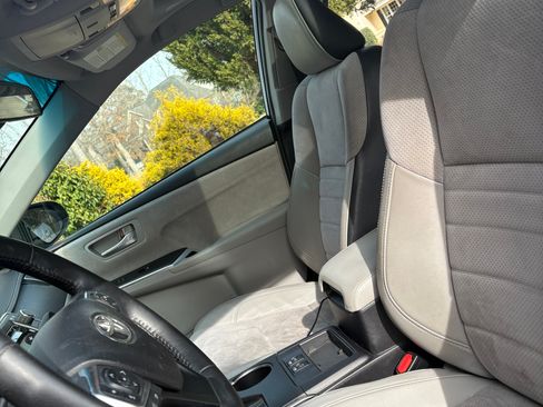 Used 2015 Toyota Camry XSE w/ Moonroof Package image 9