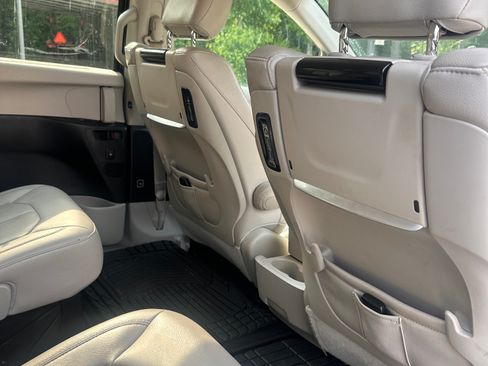 Used 2019 Chrysler Pacifica Touring-L Plus w/ Advanced Safetytec Group FWD image 14
