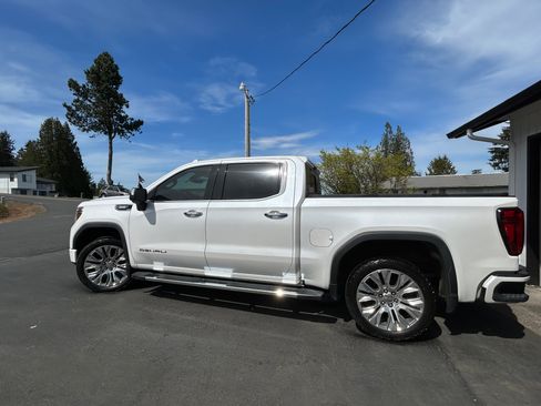Used 2020 GMC Sierra 1500 Denali w/ Denali Premium Package AWD/4WD image 17