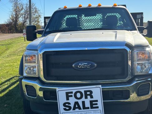 Used 2016 Ford F550 2WD Regular Cab Super Duty image 10