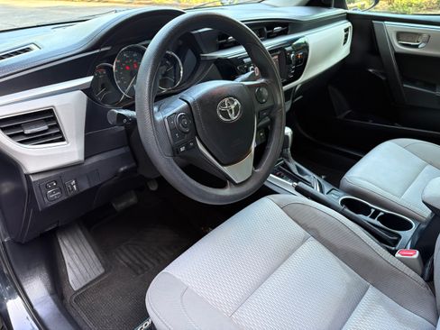 Used 2016 Toyota Corolla LE w/ Driver Convenience Package FWD image 5