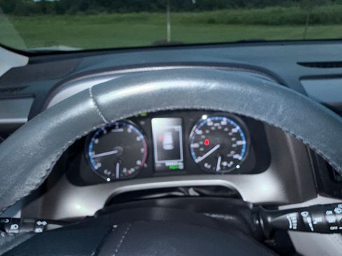Used 2017 Toyota RAV4 Platinum FWD image 22