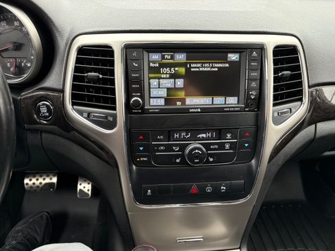 Used 2013 Jeep Grand Cherokee Laredo AWD/4WD image 11