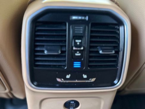 Used 2018 Porsche Macan Sport Edition image 14