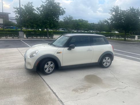 Used 2015 MINI Cooper 2-Door Hardtop image 2