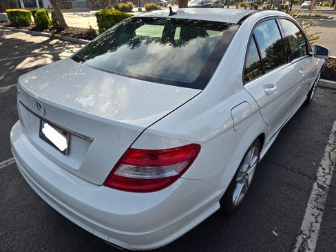 Used 2010 Mercedes-Benz C 300 Sedan image 8