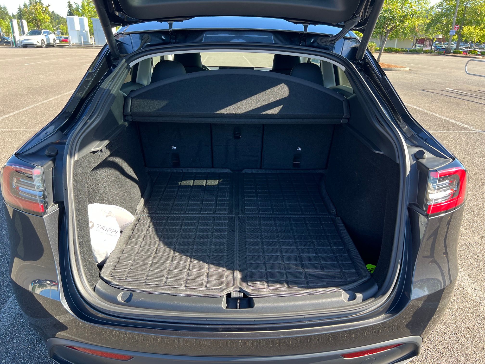 Used 2024 Tesla Model Y 2WD image 19