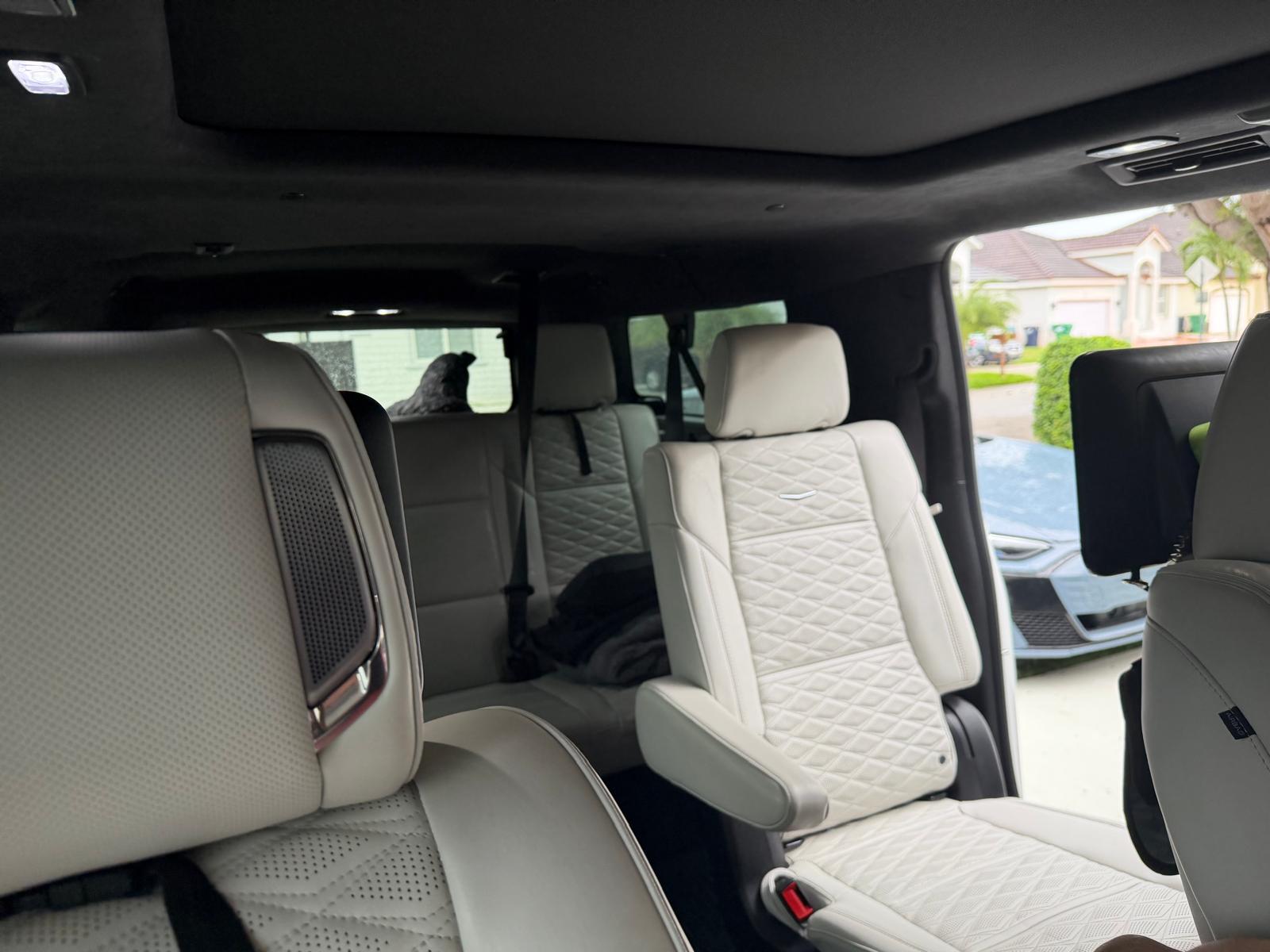 Used 2025 Cadillac Escalade ESV Sport Platinum AWD/4WD image 12