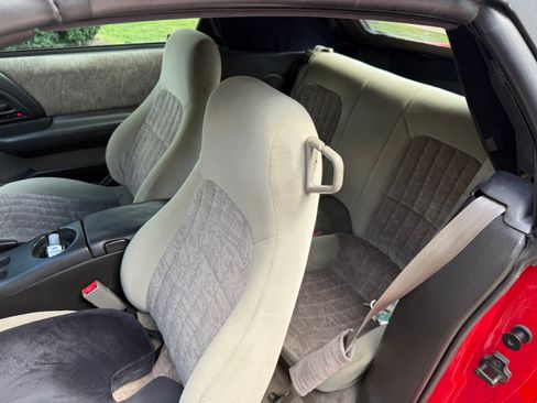 Used 2001 Chevrolet Camaro LT image 9