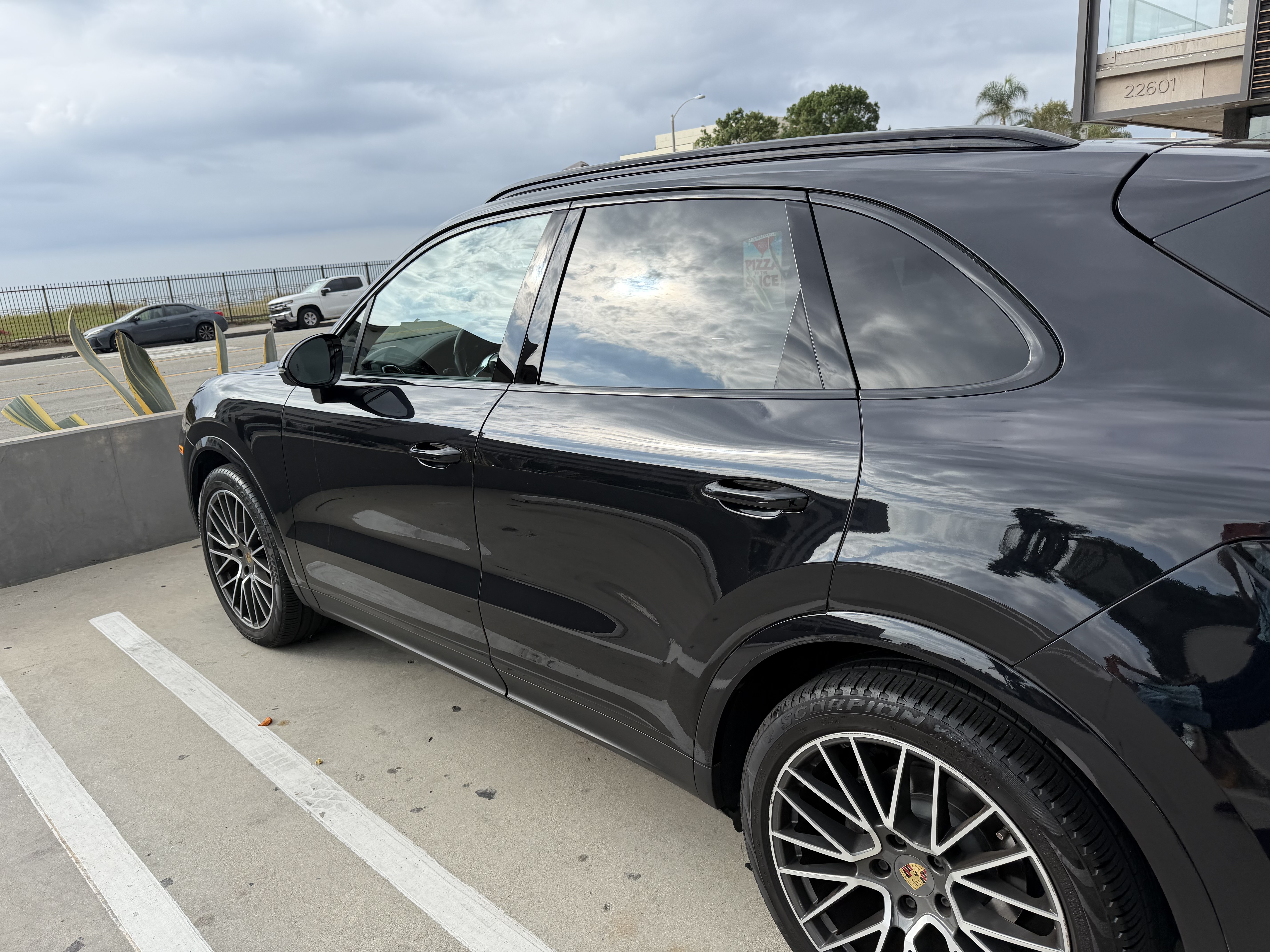 Used 2019 Porsche Cayenne S AWD/4WD image 1