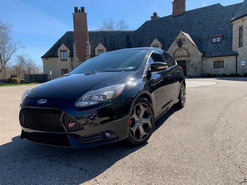 Used 2014 Ford Focus ST w/ Equipment Group 202A image 12