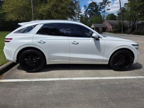 Used 2022 Genesis GV70 2.5T w/ Advanced Package image 8