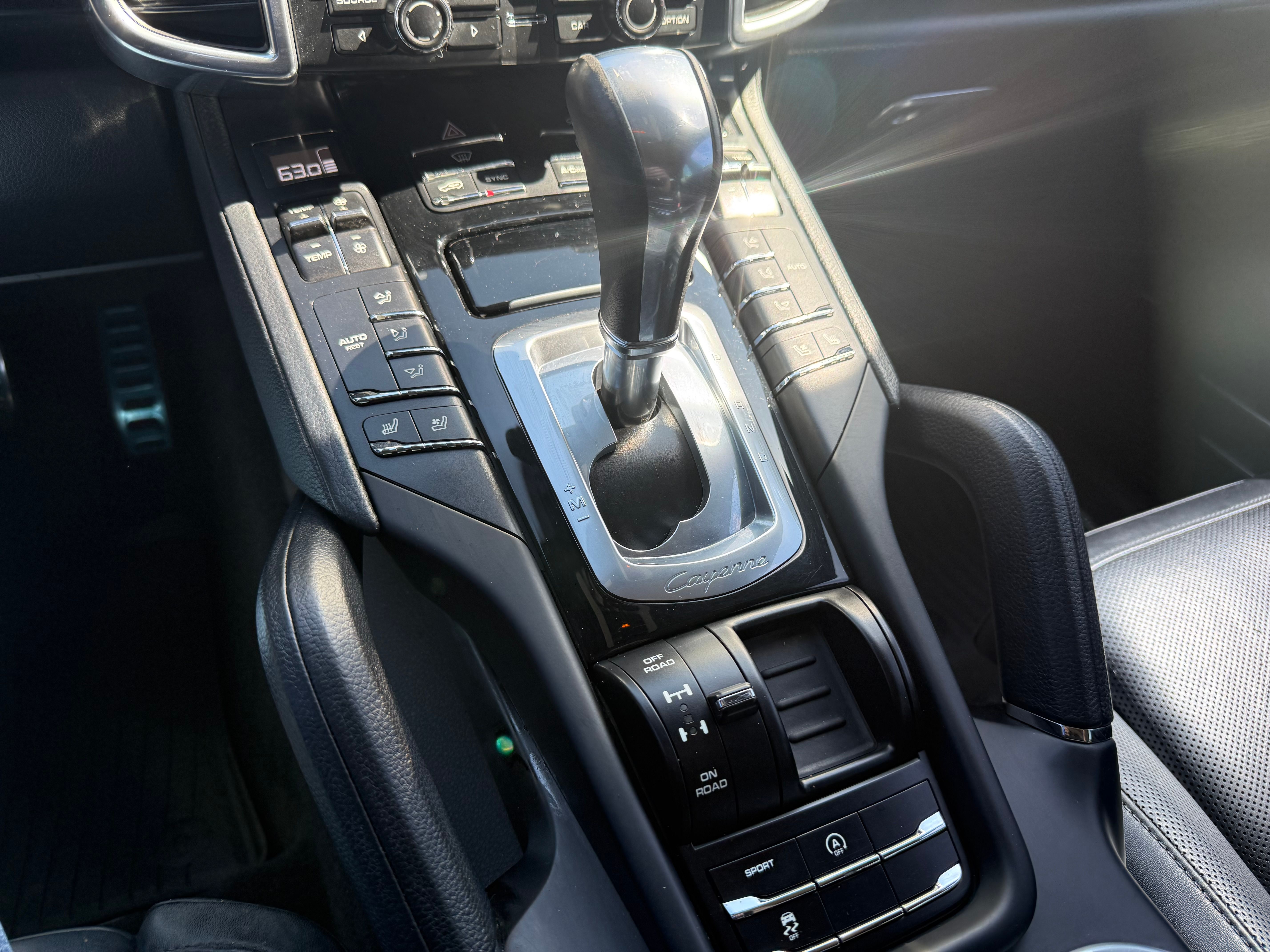 Used 2016 Porsche Cayenne S AWD/4WD image 12