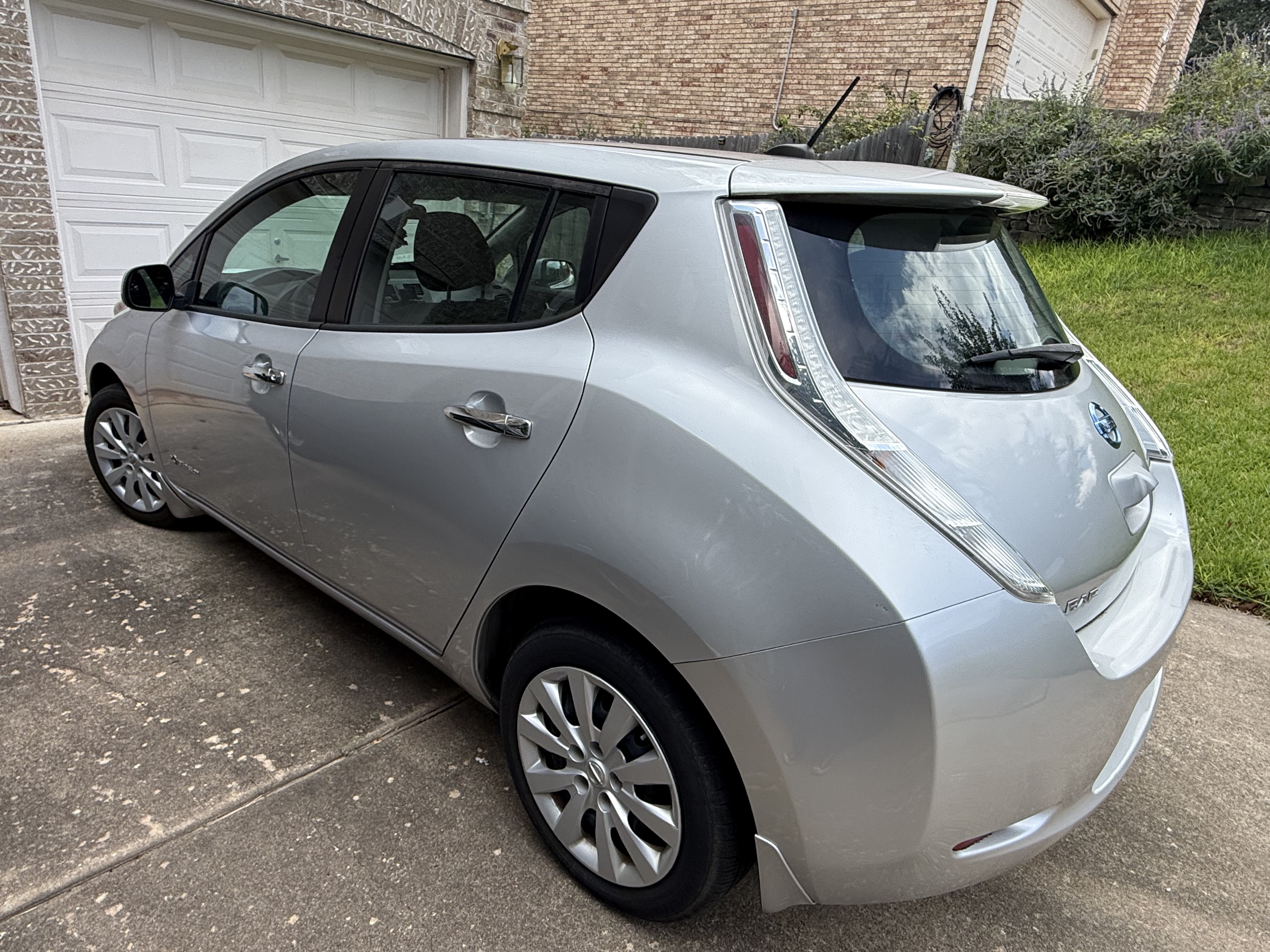 Used 2016 Nissan Leaf S w/ Charger Package FWD image 5