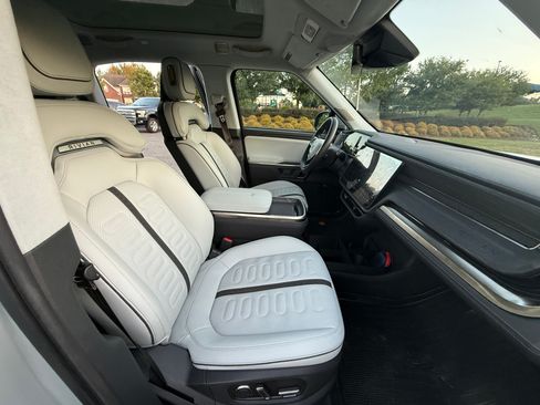 Used 2024 Rivian R1T Adventure AWD/4WD image 16