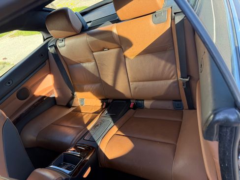 Used 2010 BMW 335i Convertible image 5