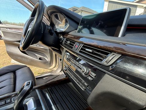 Used 2015 BMW X5 xDrive35d image 13