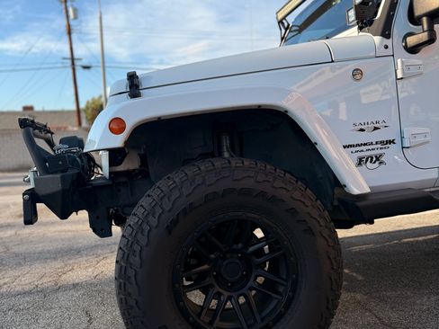 Used 2018 Jeep Wrangler Unlimited Sahara image 5