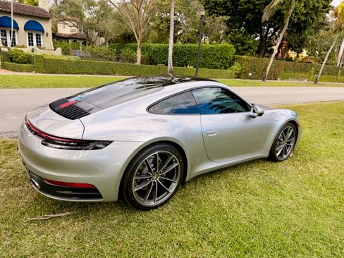 Used 2021 Porsche 911 Carrera 4 image 4