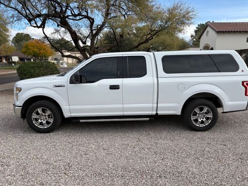 Used 2015 Ford F150 XLT image 5