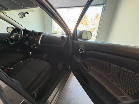 Used 2014 Nissan Versa SV image 8