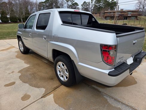 Used 2014 Honda Ridgeline RTS image 9