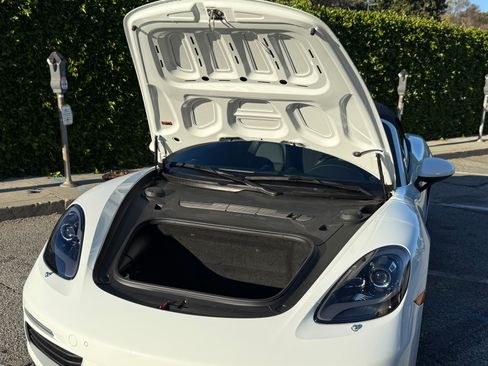 Used 2024 Porsche 718 Boxster image 15