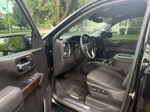 Used 2022 GMC Sierra 1500 Elevation w/ LPO, Elevation Black Package AWD/4WD image 13