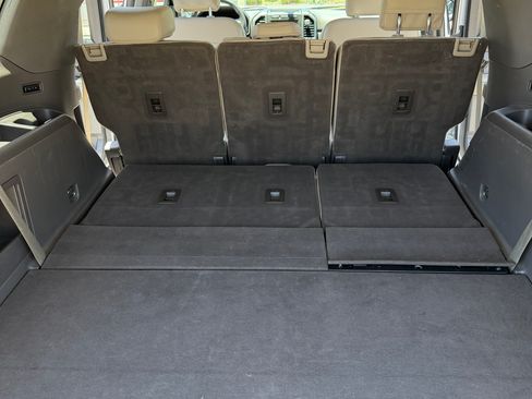Used 2019 Ford Expedition Max XLT w/ Equipment Group 202A RWD image 19