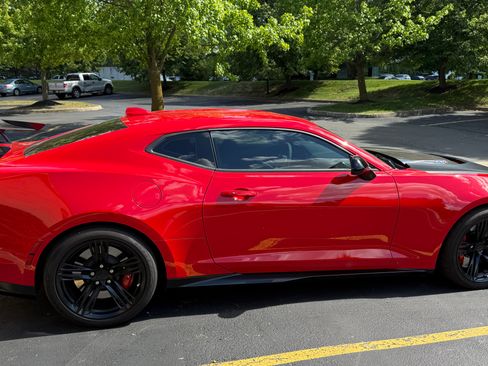 Used 2021 Chevrolet Camaro ZL1 RWD image 14